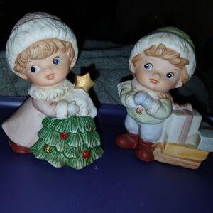 Homco #5556 Holiday Figurine Set with Christmas Tree and Gifts